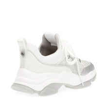 Steve Madden Medallion Sneaker WHITE/SIL Sneakers 90's Nostalgia